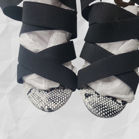 Black Heels Elastic Band Open Toe Size 8 - Picture 5 of 8